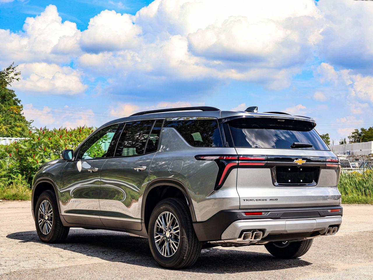 2027 Chevrolet Traverse LT Photo