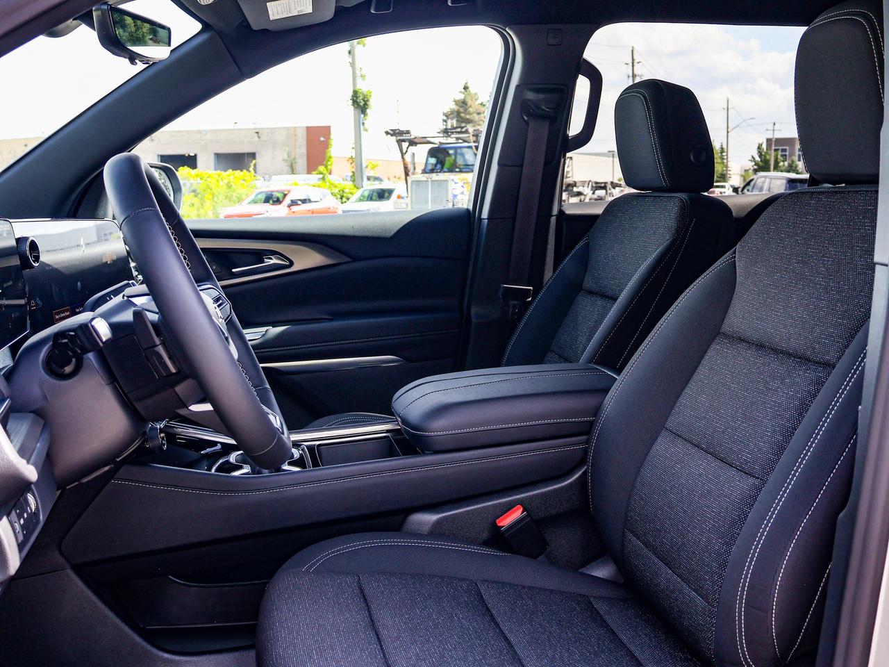 2027 Chevrolet Traverse LT Photo
