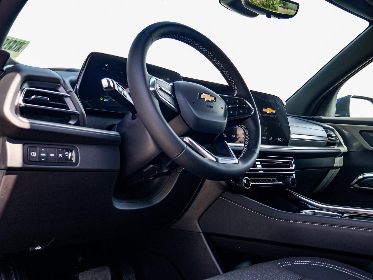 2027 Chevrolet Traverse LT Photo