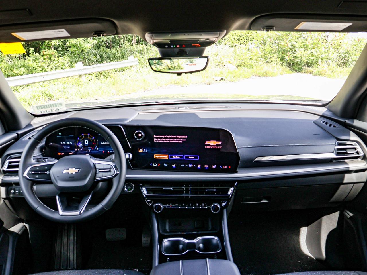 2027 Chevrolet Traverse LT Photo