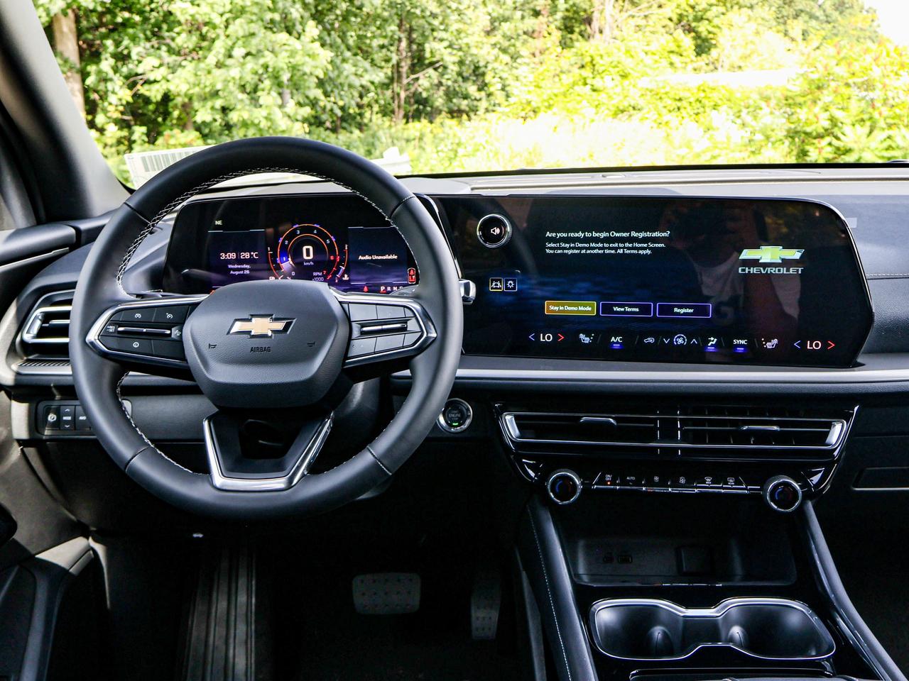 2027 Chevrolet Traverse LT Photo