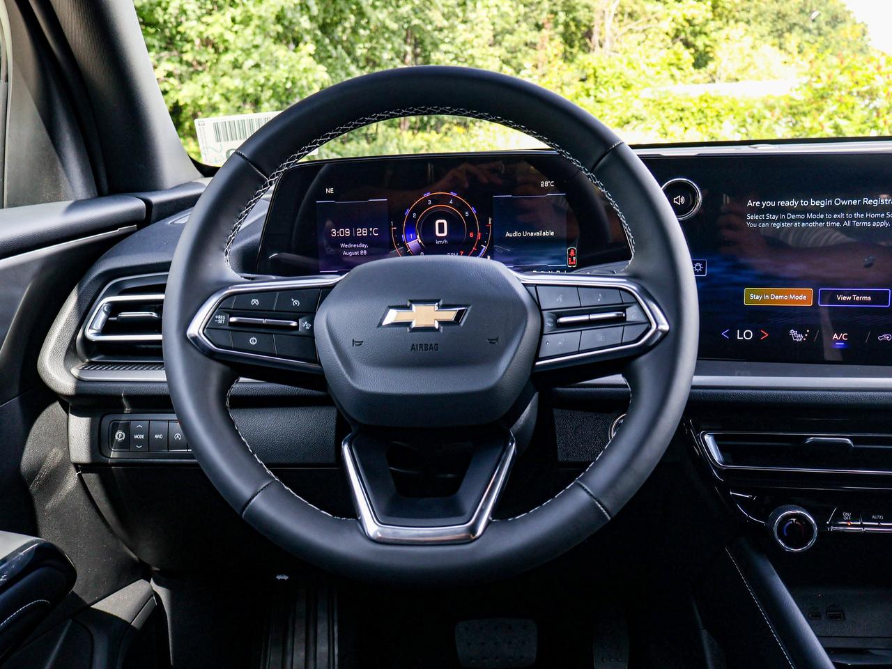 2027 Chevrolet Traverse LT Photo