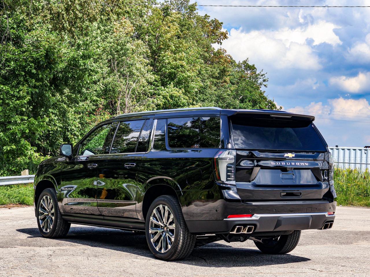 2026 Chevrolet Suburban High Country Photo