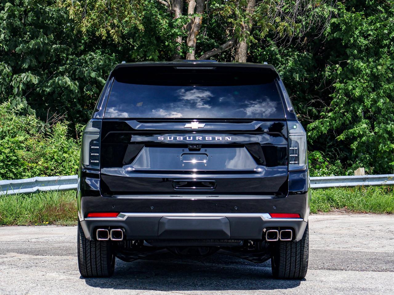 2026 Chevrolet Suburban High Country Photo