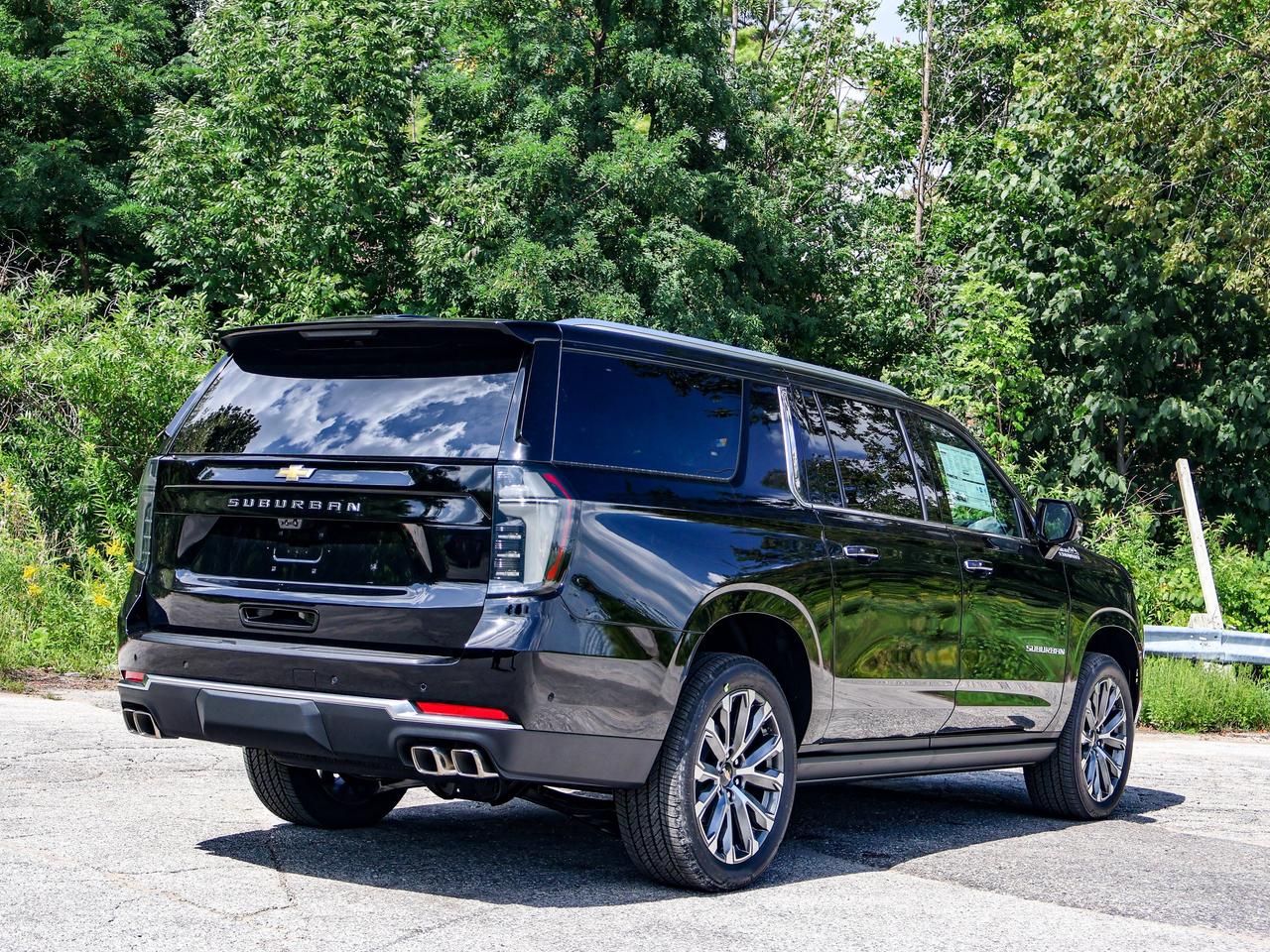 2026 Chevrolet Suburban High Country Photo