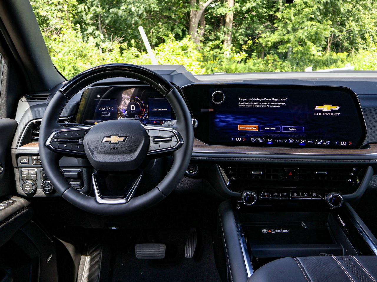 2026 Chevrolet Suburban High Country Photo