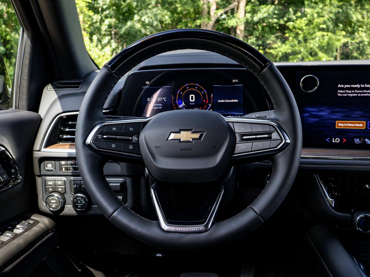 2026 Chevrolet Suburban High Country Photo