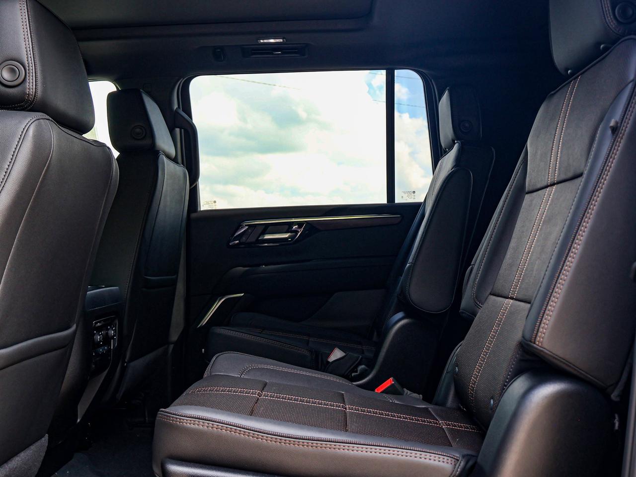 2026 Chevrolet Suburban High Country Photo