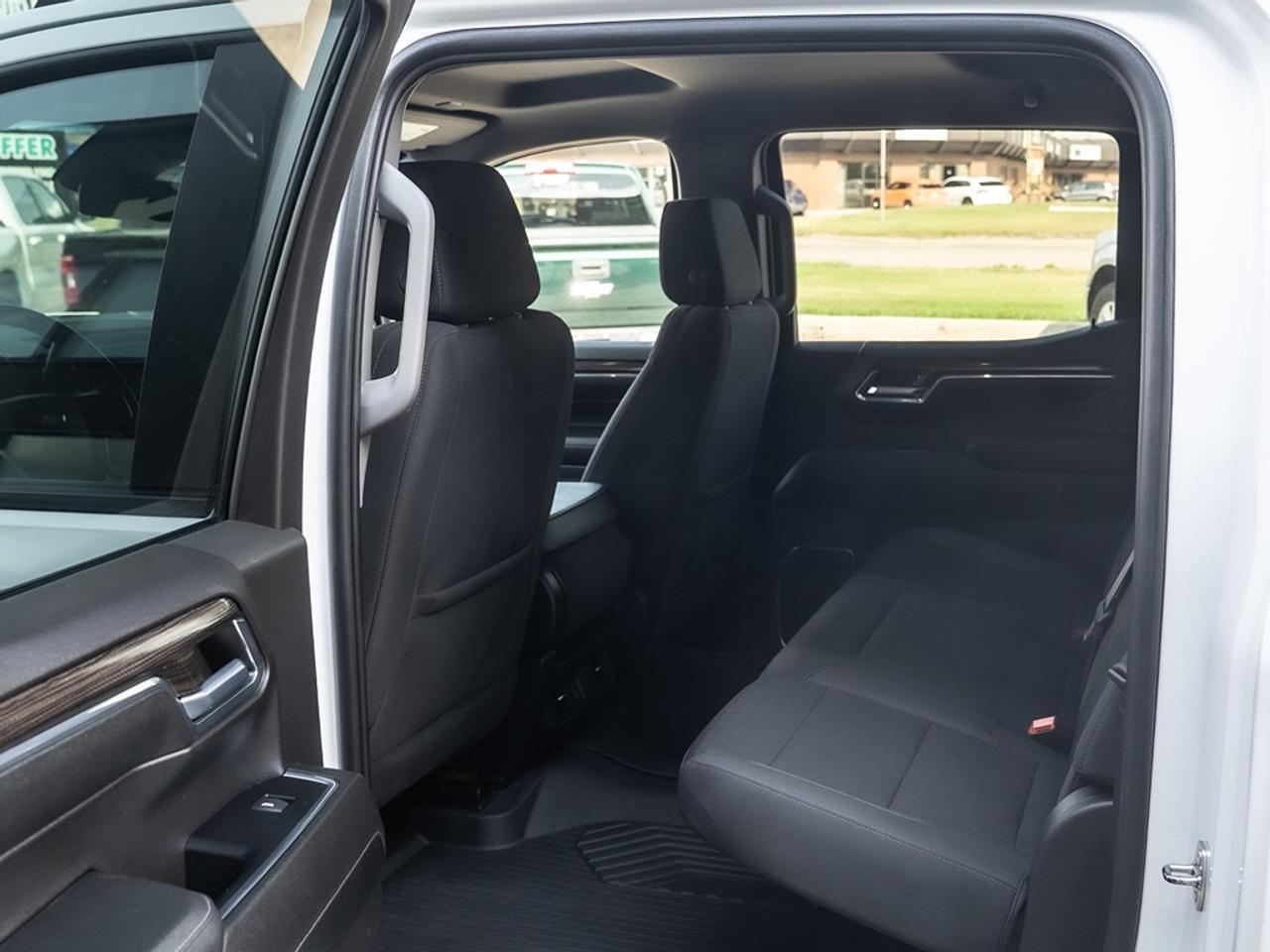 2024 Chevrolet Silverado 1500 LT Photo17