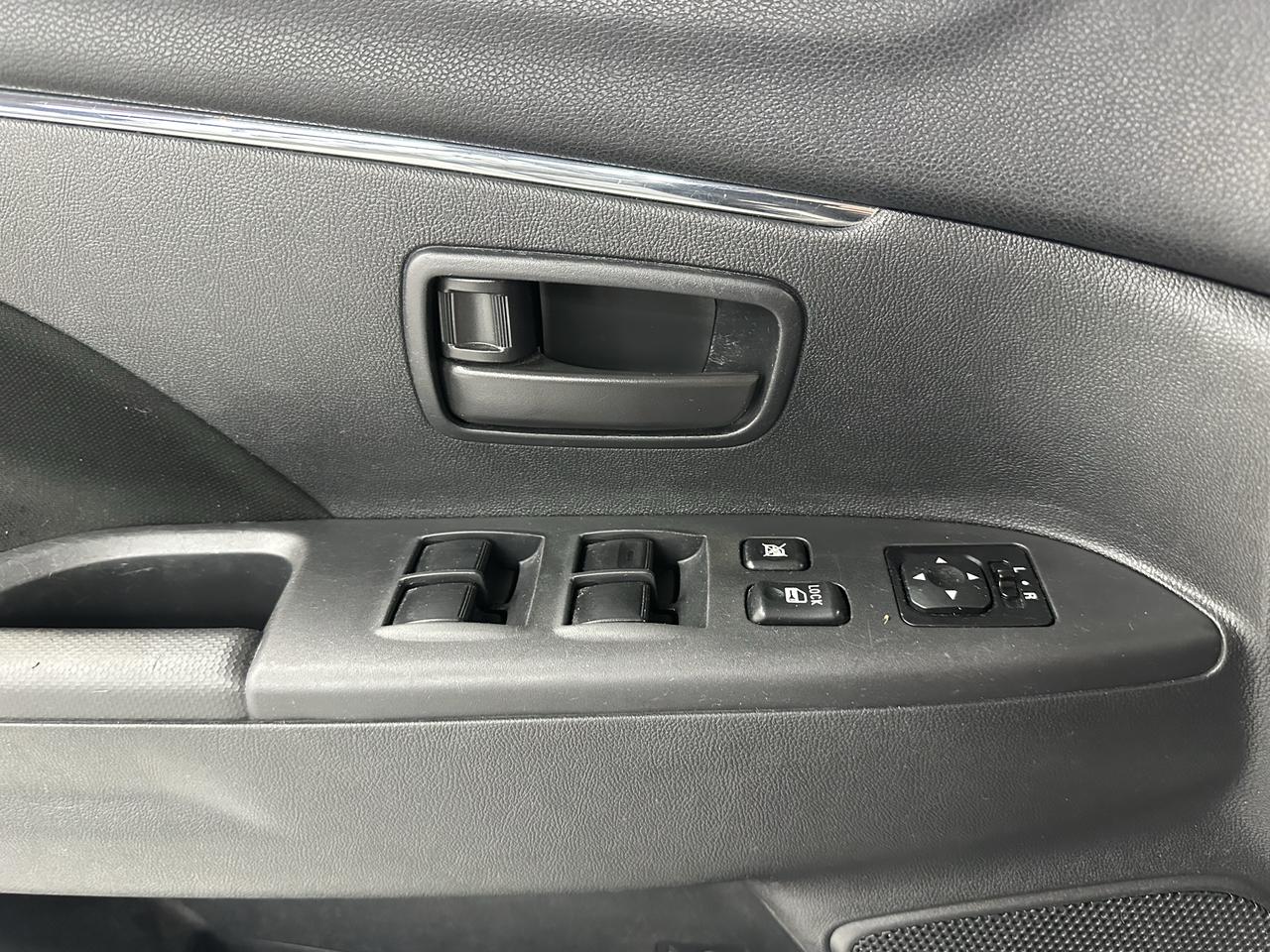 2022 Mitsubishi RVR ES AWC Photo12