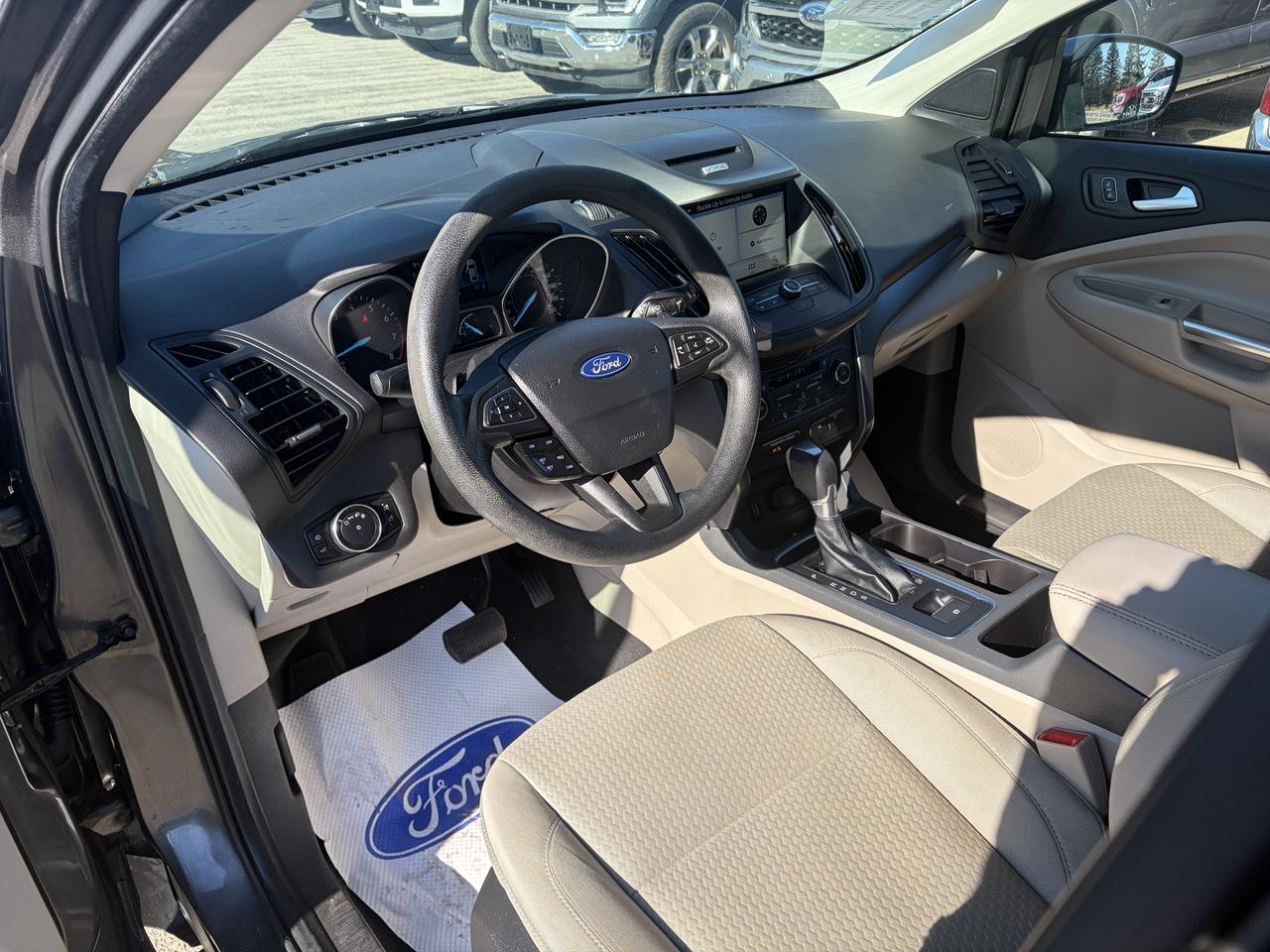 2017 Ford Escape SE FWD Photo