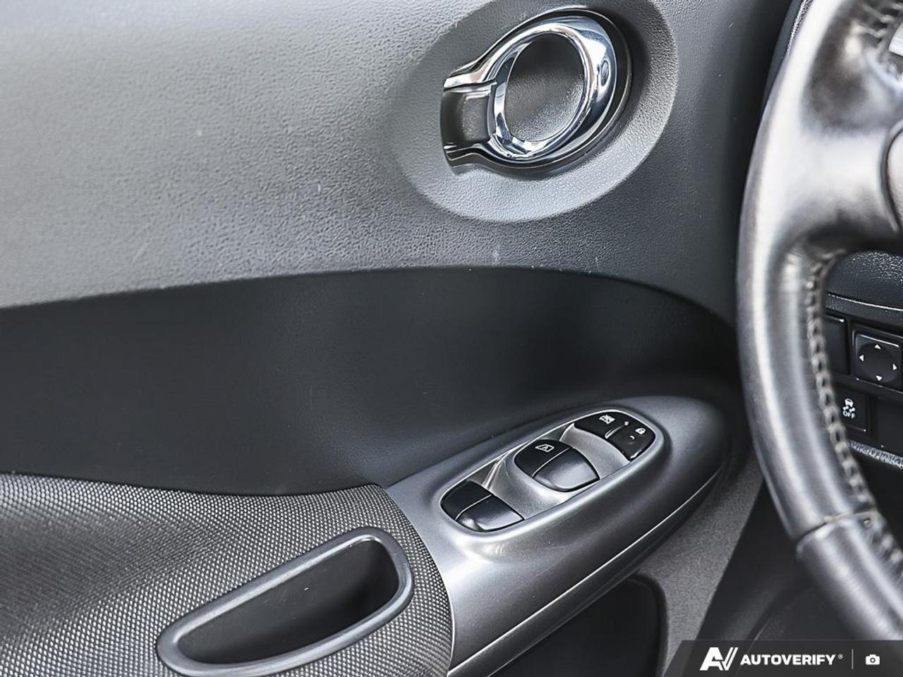 2015 Nissan Juke SV, AWD, LOW KM'S, R/V CAM, BLUETOOTH Photo