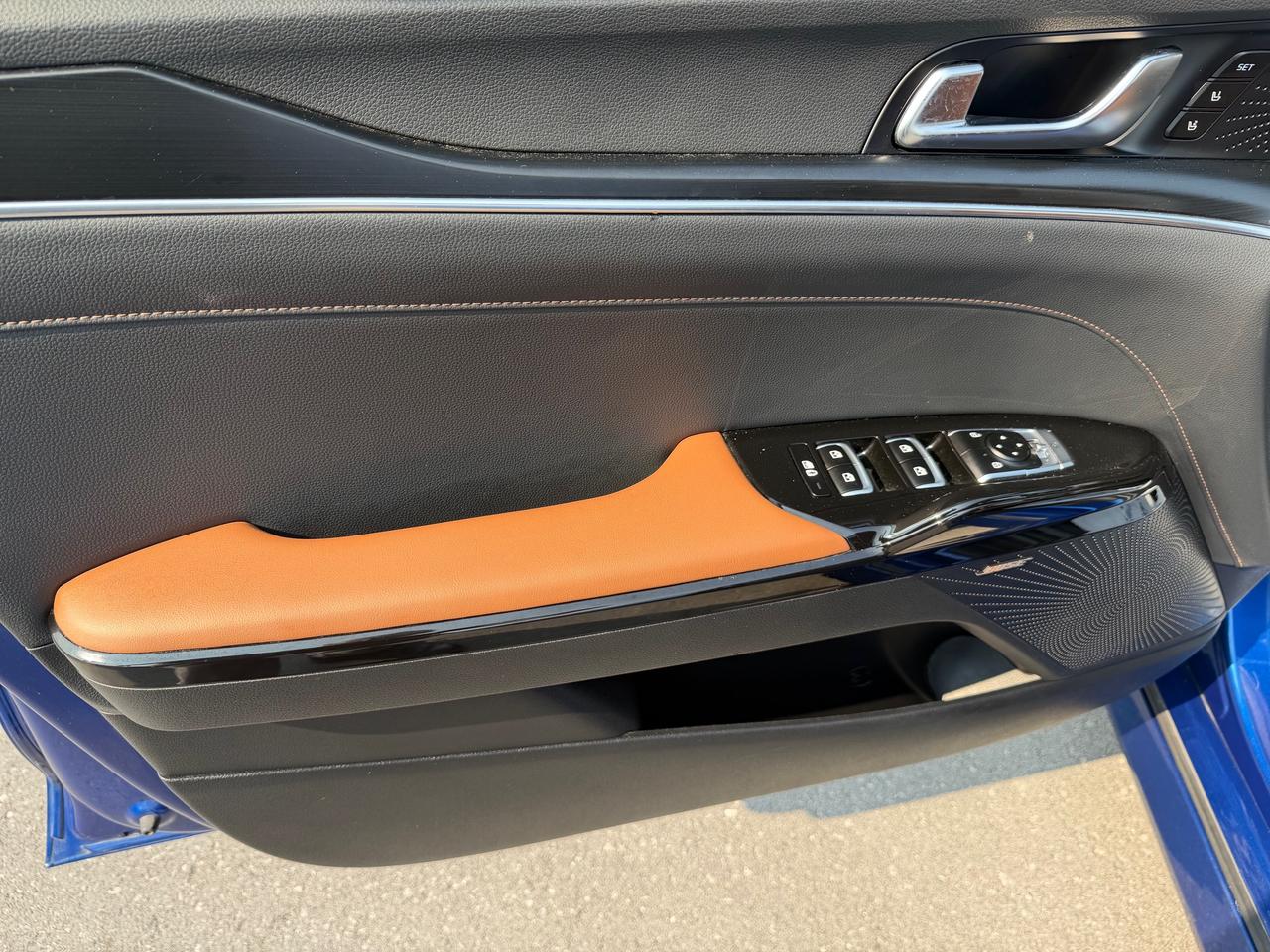 2023 Kia K5 GT w/Brown Interior Photo