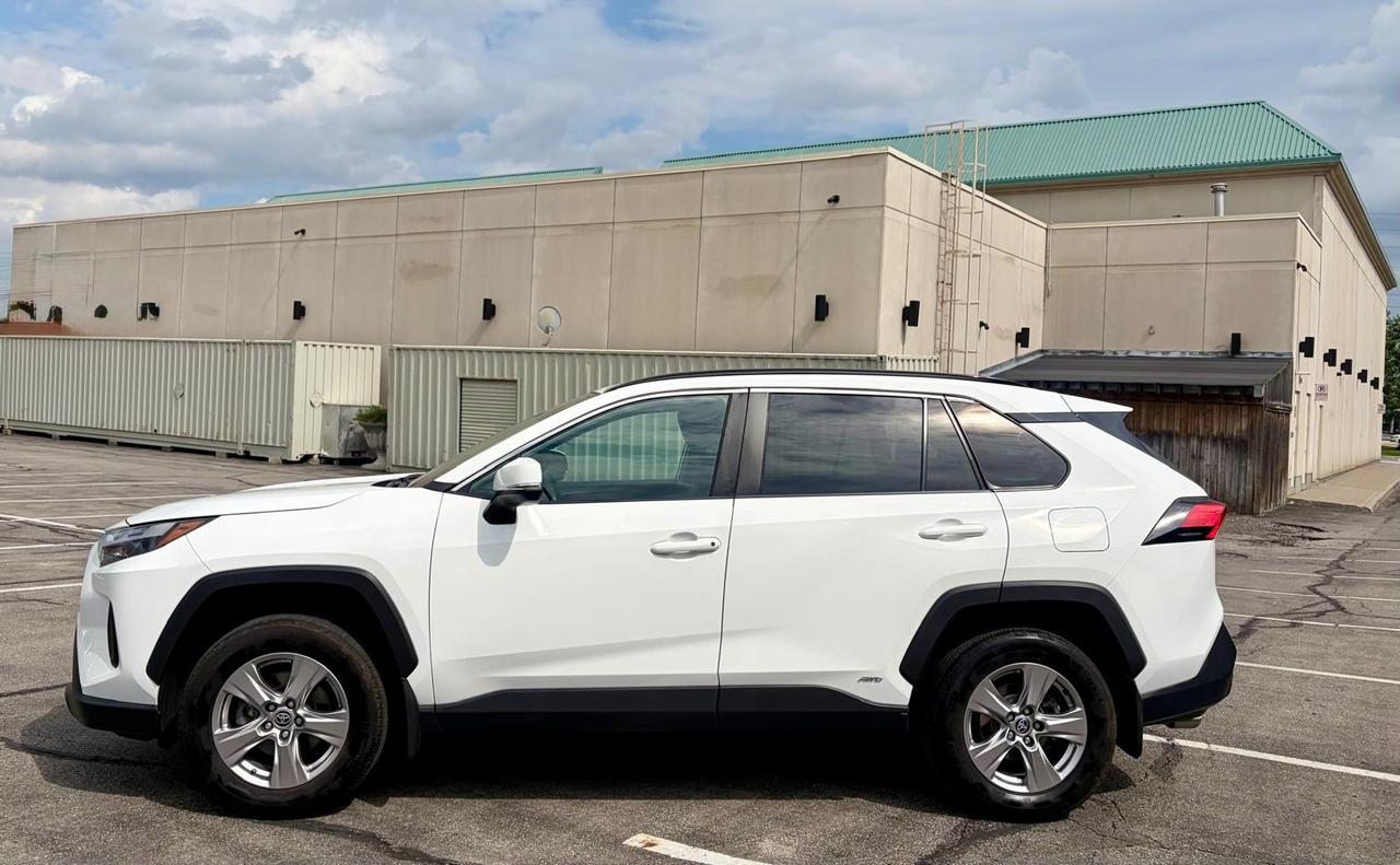 2023 Toyota RAV4 Hybrid XLE AWD - Photo #4