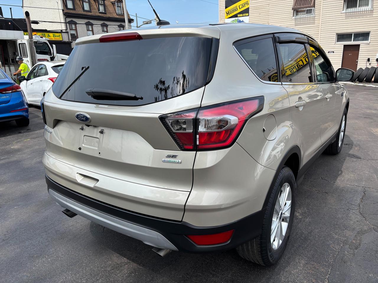2017 Ford Escape SE Photo3