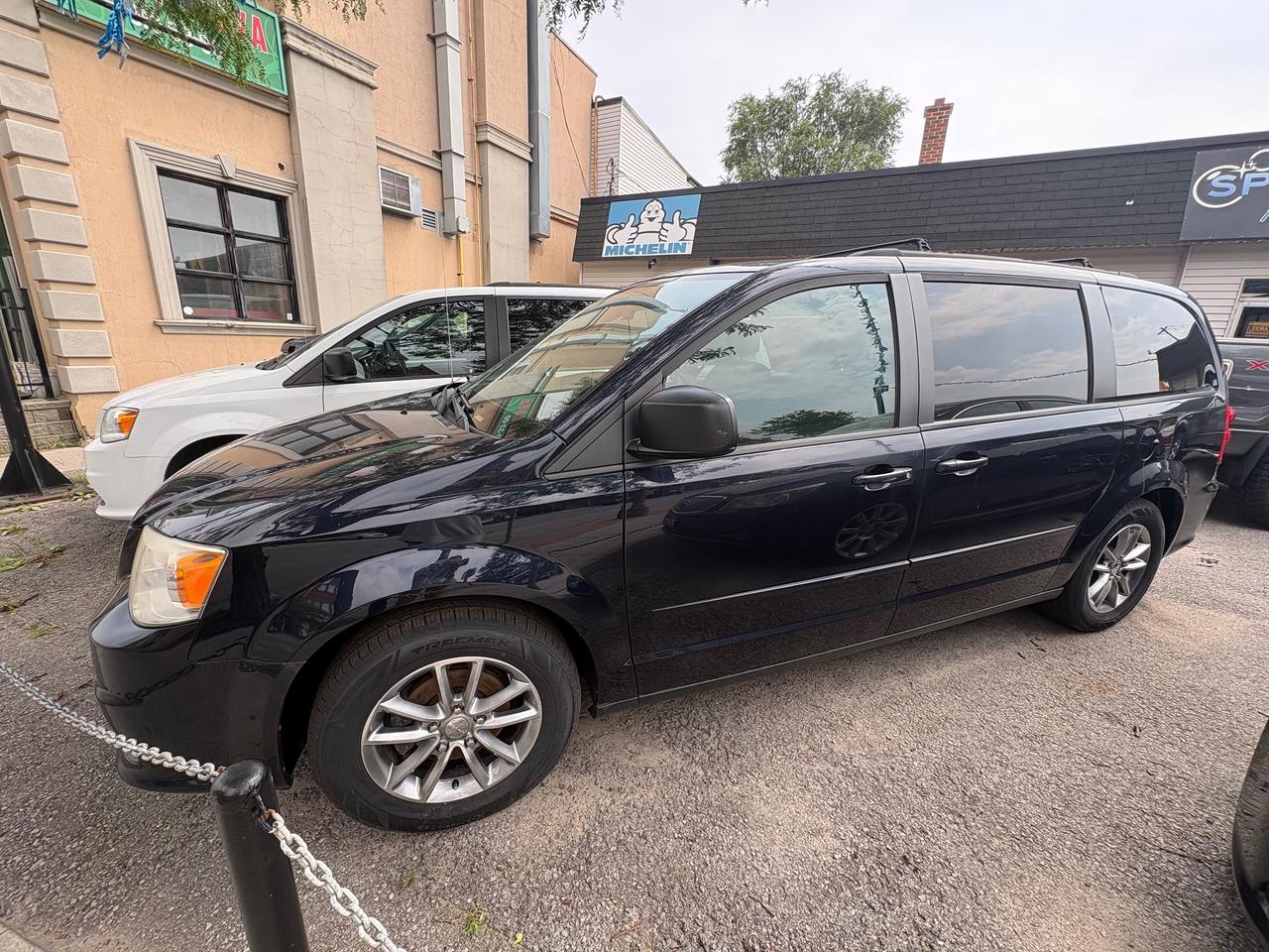 Used 2011 Dodge Grand Caravan SXT for sale in Whitby, ON