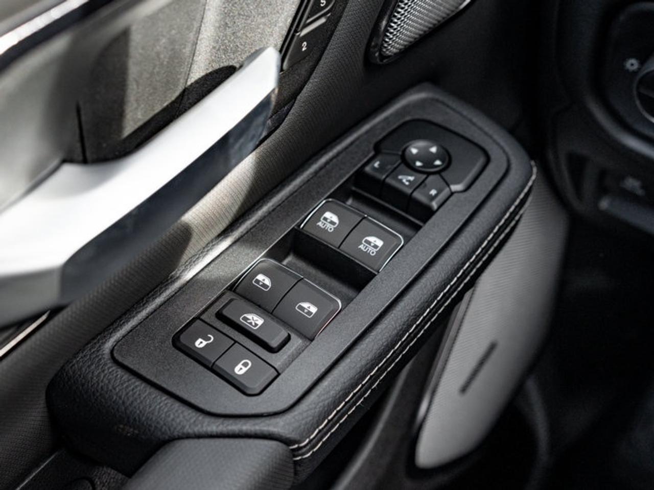 2027 RAM 1500 SPORT Photo