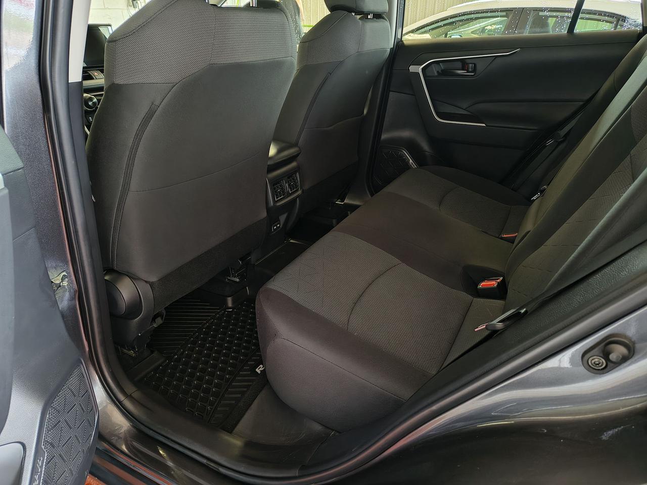 2023 Toyota RAV4 LE Photo