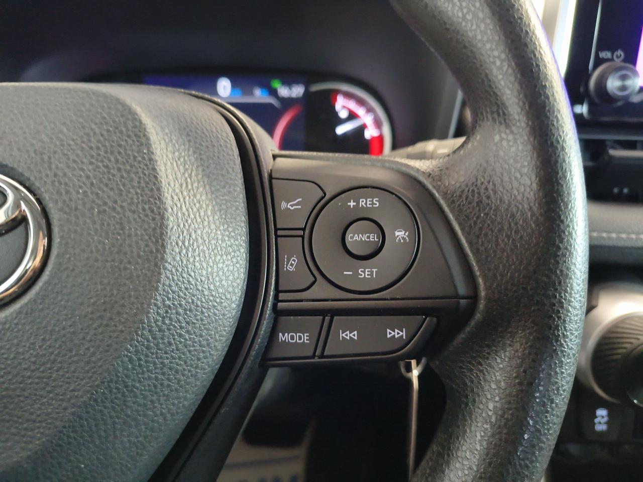 2023 Toyota RAV4 LE Photo0