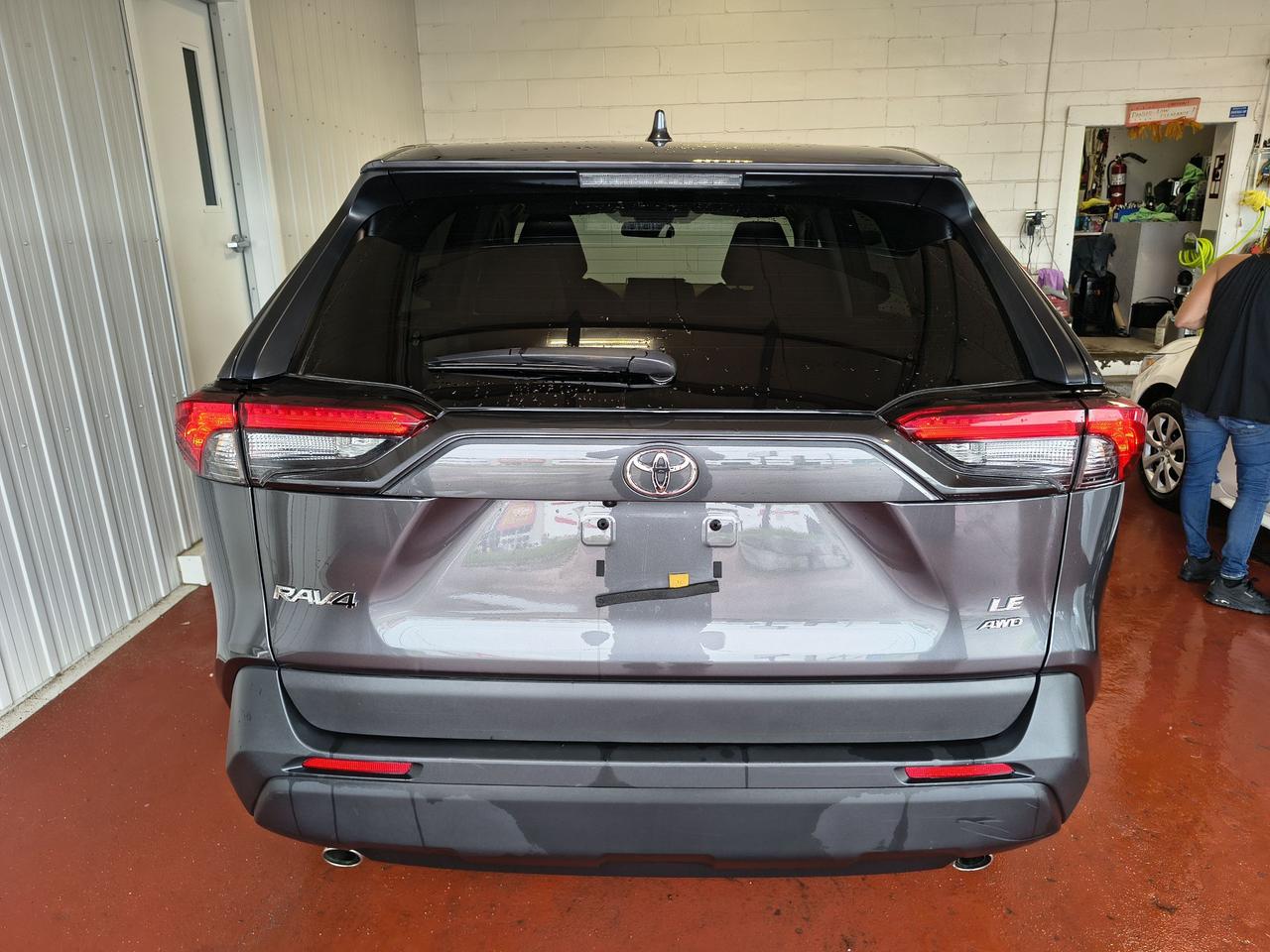 2023 Toyota RAV4 LE Photo0