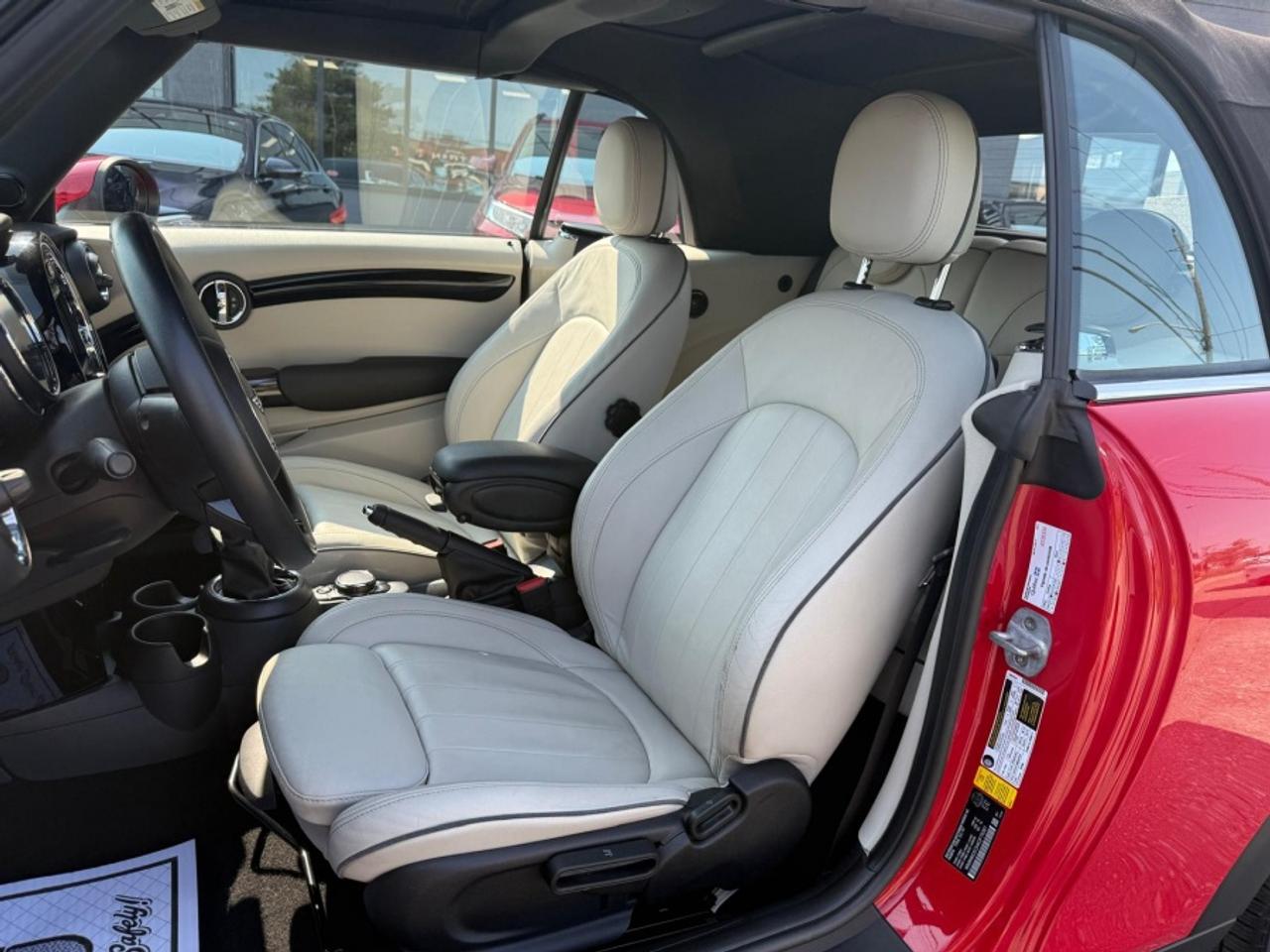 2019 MINI Cooper Convertible COOPER/ NO ACCIDENTS/ LEATHER/ NAVI/ REAR CAM Photo