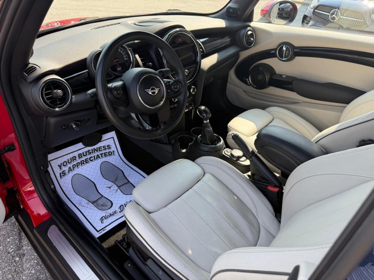 2019 MINI Cooper Convertible COOPER/ NO ACCIDENTS/ LEATHER/ NAVI/ REAR CAM - Photo #14