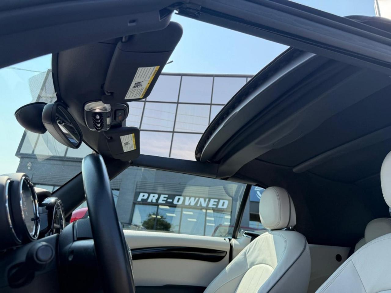 2019 MINI Cooper Convertible COOPER/ NO ACCIDENTS/ LEATHER/ NAVI/ REAR CAM - Photo #12