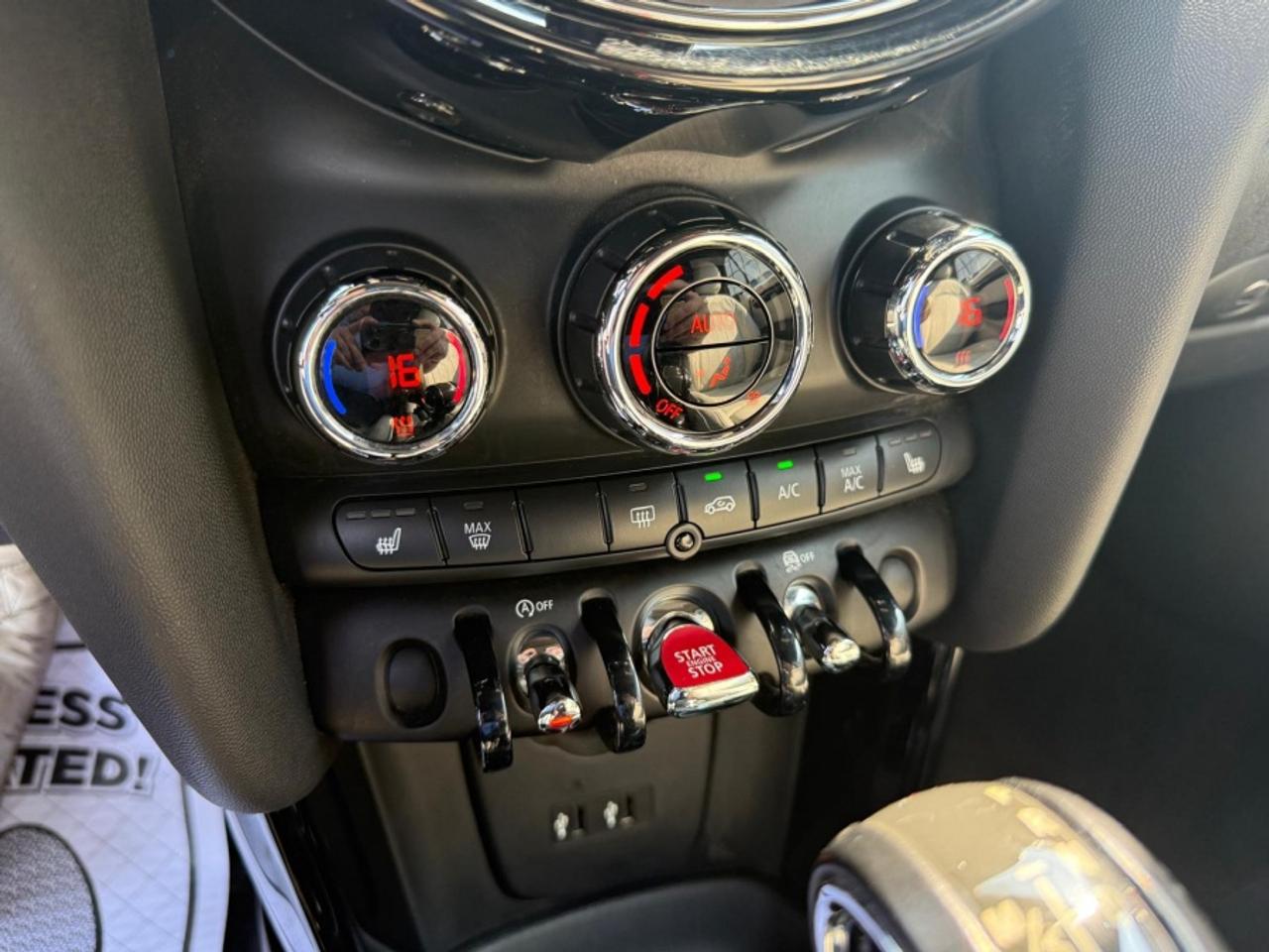 2019 MINI Cooper Convertible COOPER/ NO ACCIDENTS/ LEATHER/ NAVI/ REAR CAM - Photo #18
