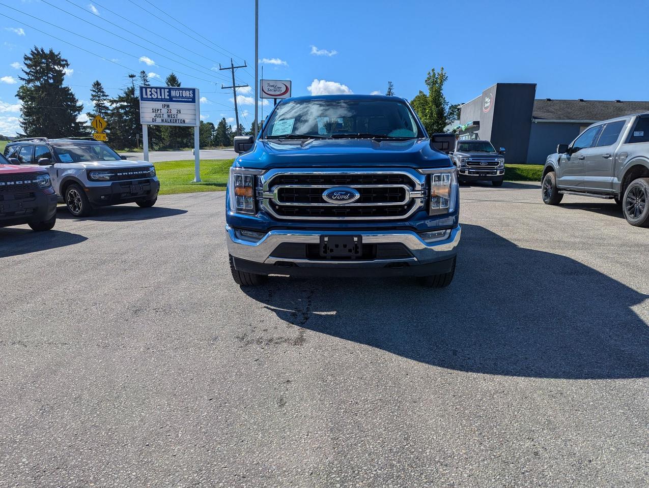 2023 Ford F-150 XLT 4WD SuperCrew 5.5' Box Photo1