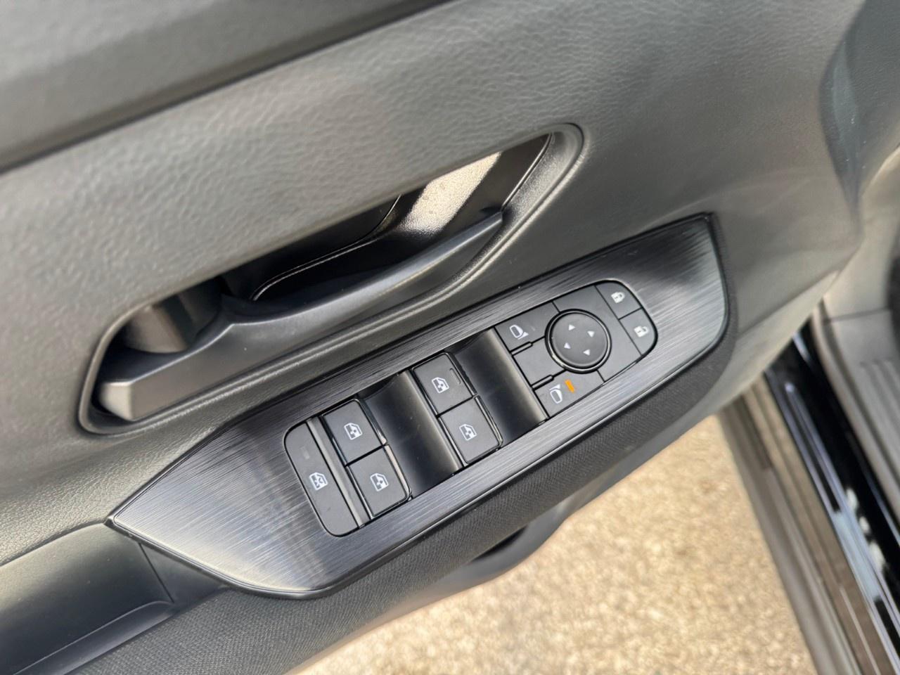 2026 Nissan Kicks S AWD Photo