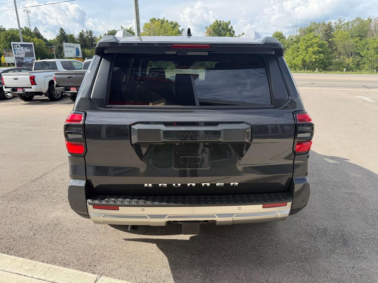 2026 Toyota 4Runner Limited 7 passanger AWD Photo