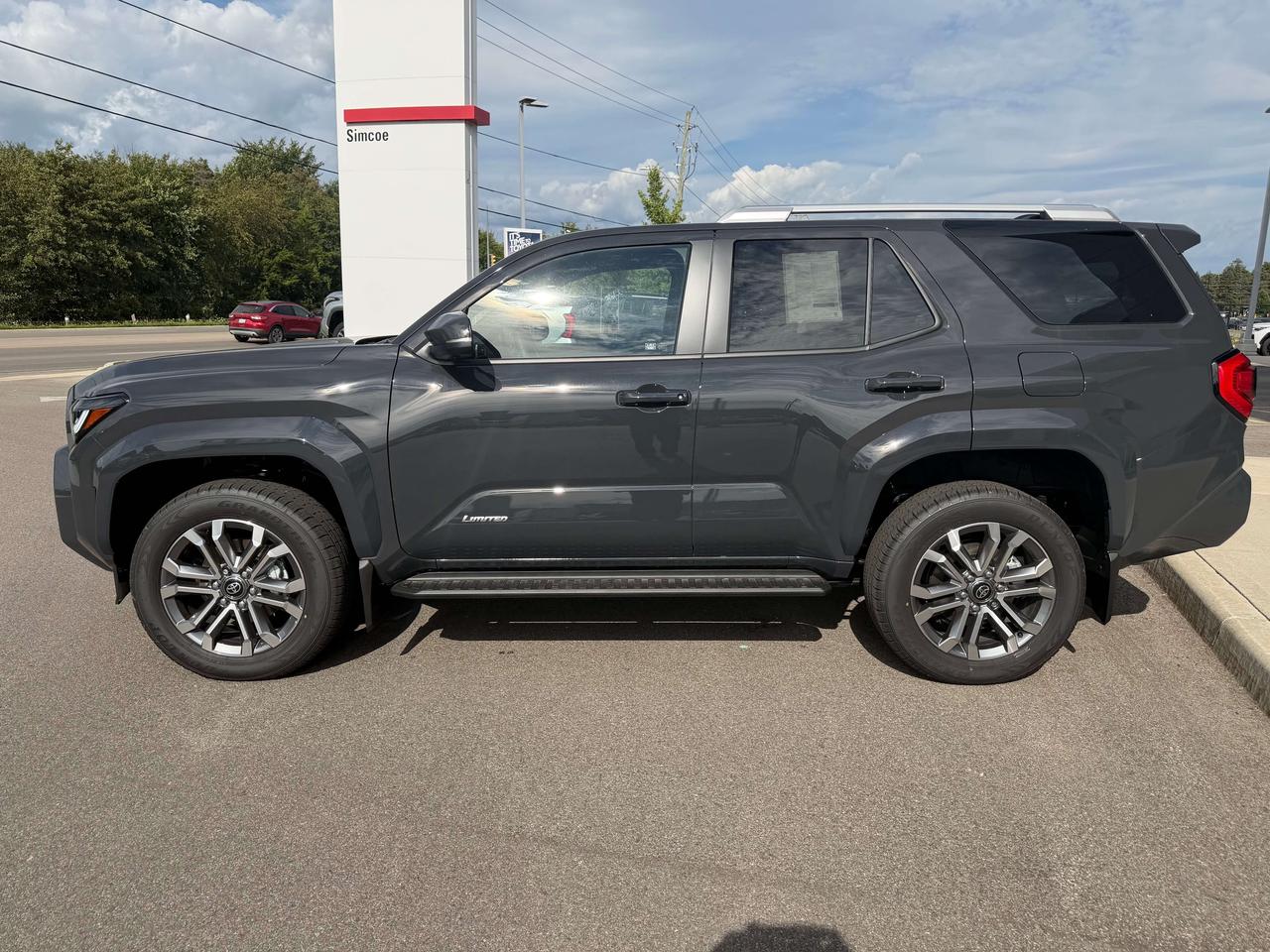 2026 Toyota 4Runner Limited 7 passanger AWD Photo