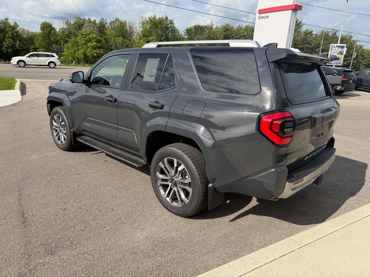 2026 Toyota 4Runner Limited 7 passanger AWD Photo