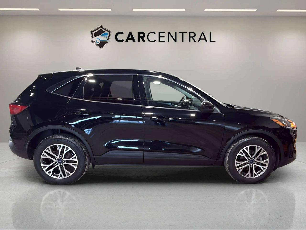 2022 Ford Escape SEL | AWD | CLEAN CARFAX | 1 OWNER | CARPLAY Photo