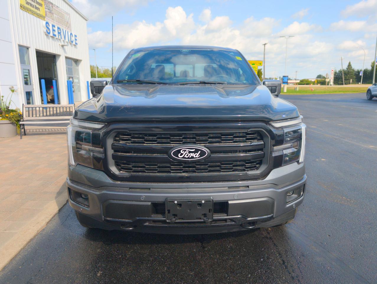 2026 Ford F-150 Lariat Photo2
