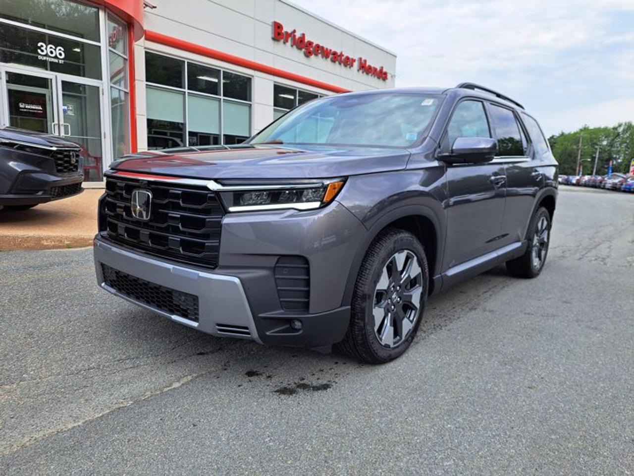 Standard SUV 4WD, Touring AWD, 10-Speed Automatic w/OD, Regular Gasoline V-6 3.5 L/212