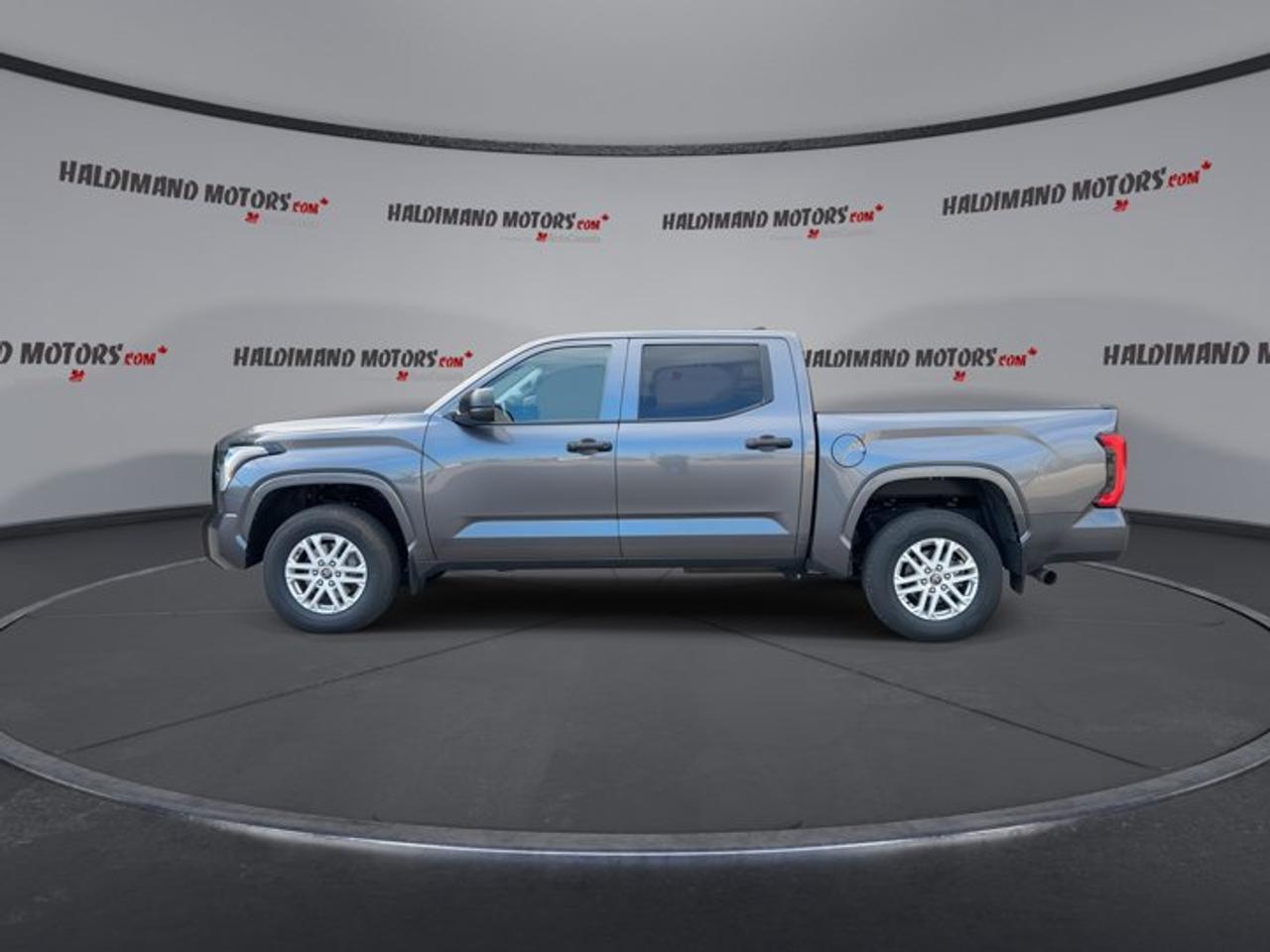 2024 Toyota Tundra SR Crewmax 4x4 | No Accidents Photo4