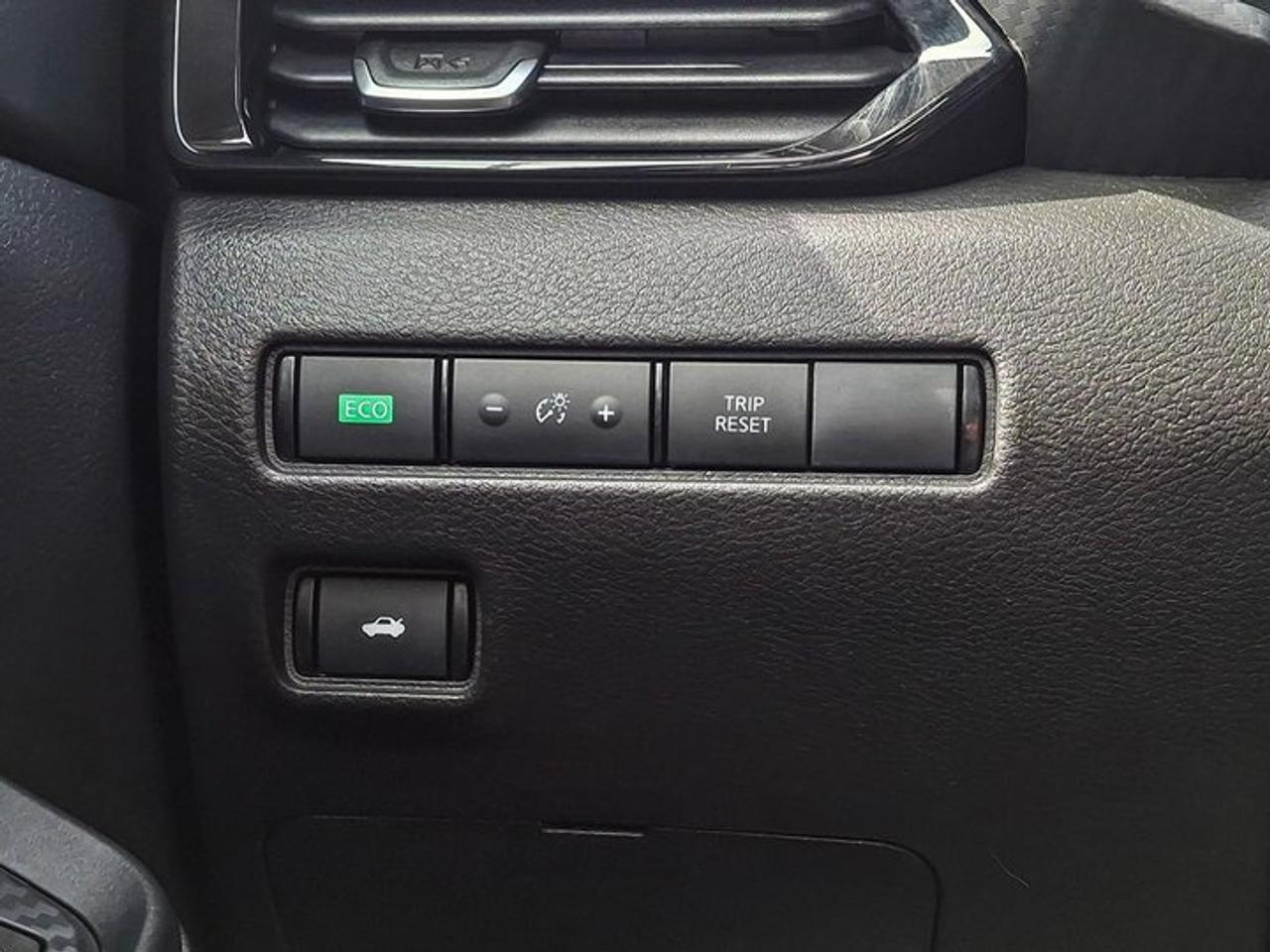2025 Nissan Sentra SV | Adaptive Cruise | Heated Seats | CarPlay + Android | Remote Start | Rear Camera | and More ! Photo
