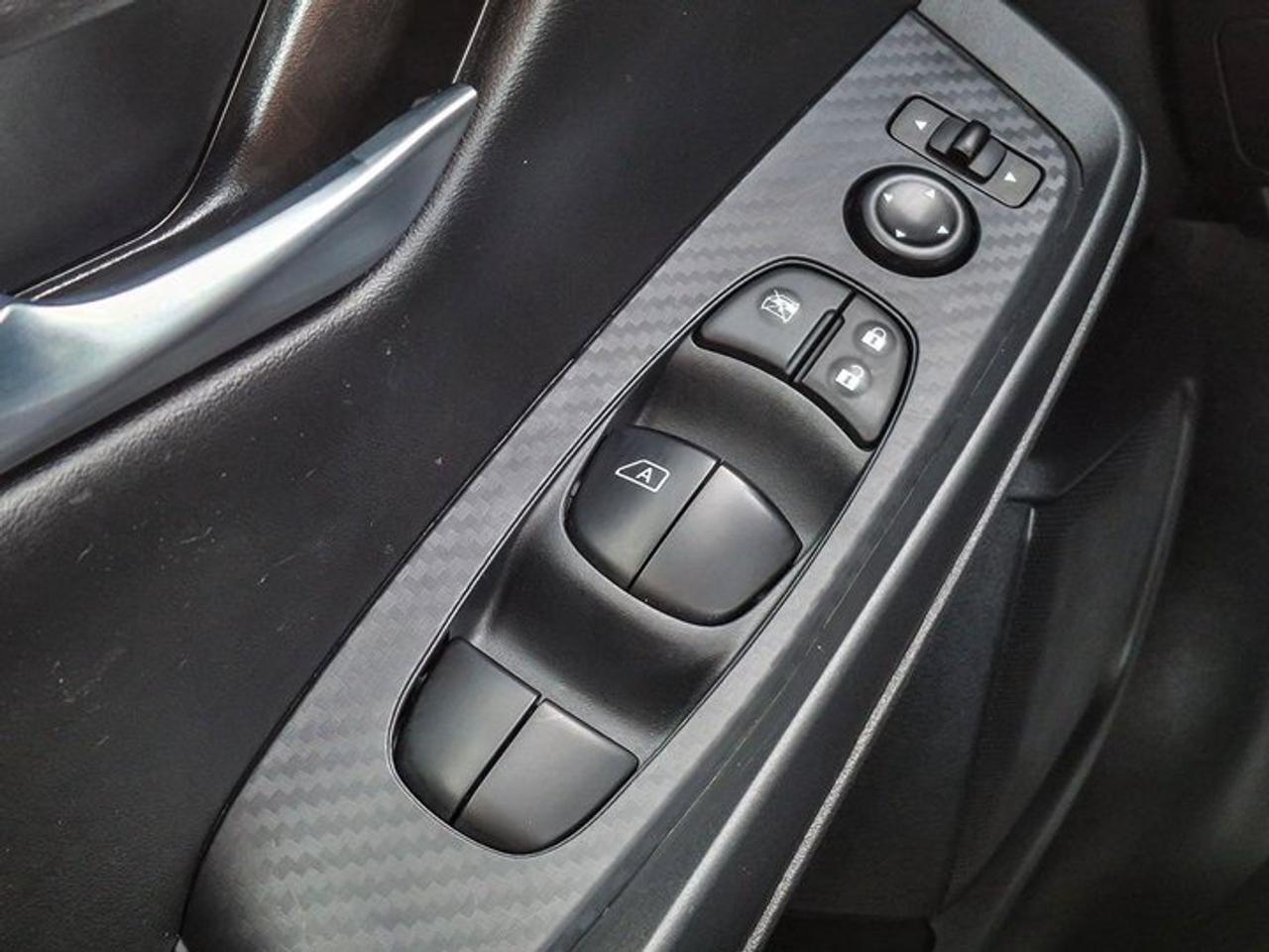 2025 Nissan Sentra SV | Adaptive Cruise | Heated Seats | CarPlay + Android | Remote Start | Rear Camera | and More ! Photo