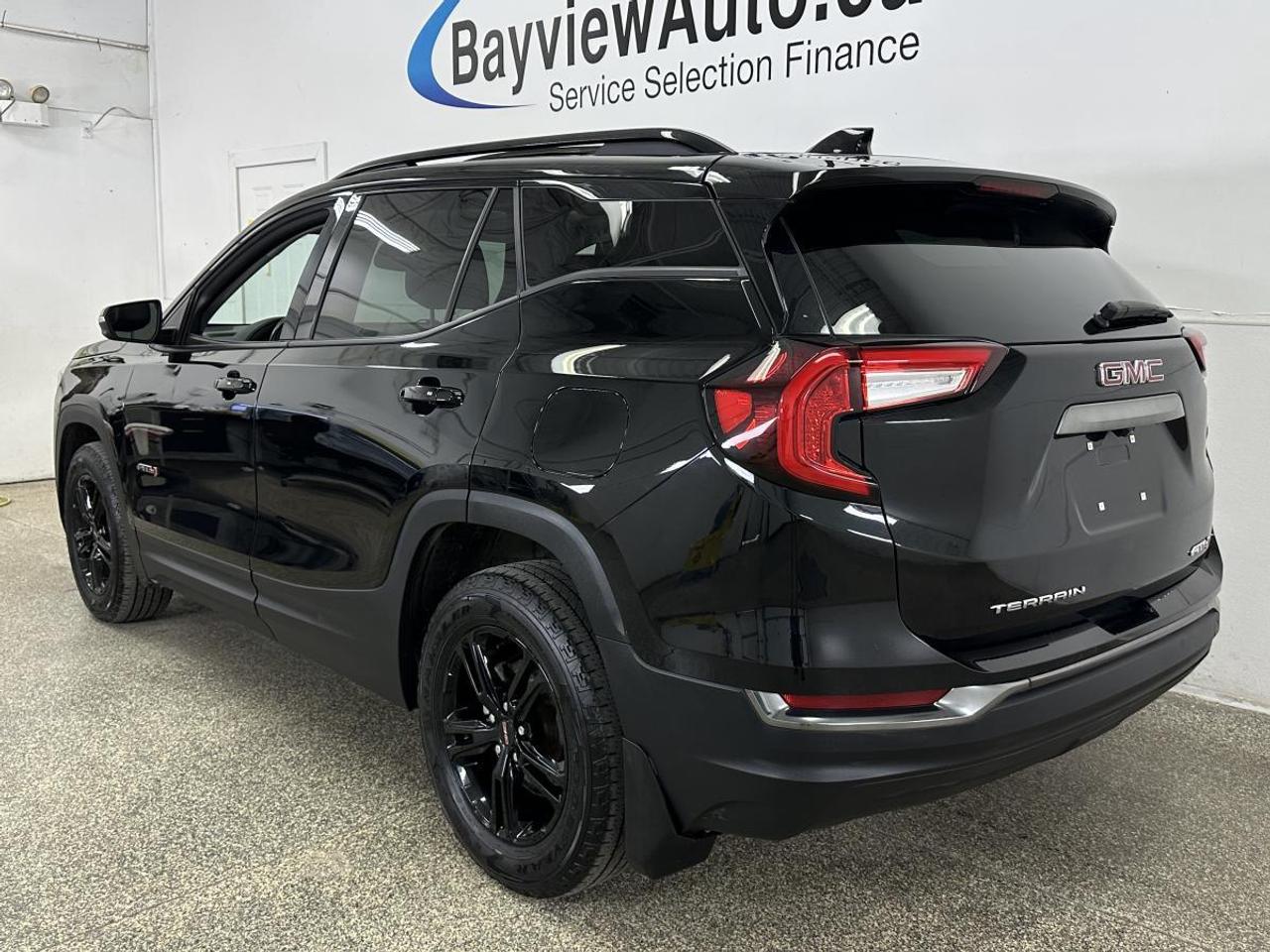 2022 GMC Terrain AT4/AWD/LEATHER/PANOROOF/1 OWNER LEASE RETURN! Photo