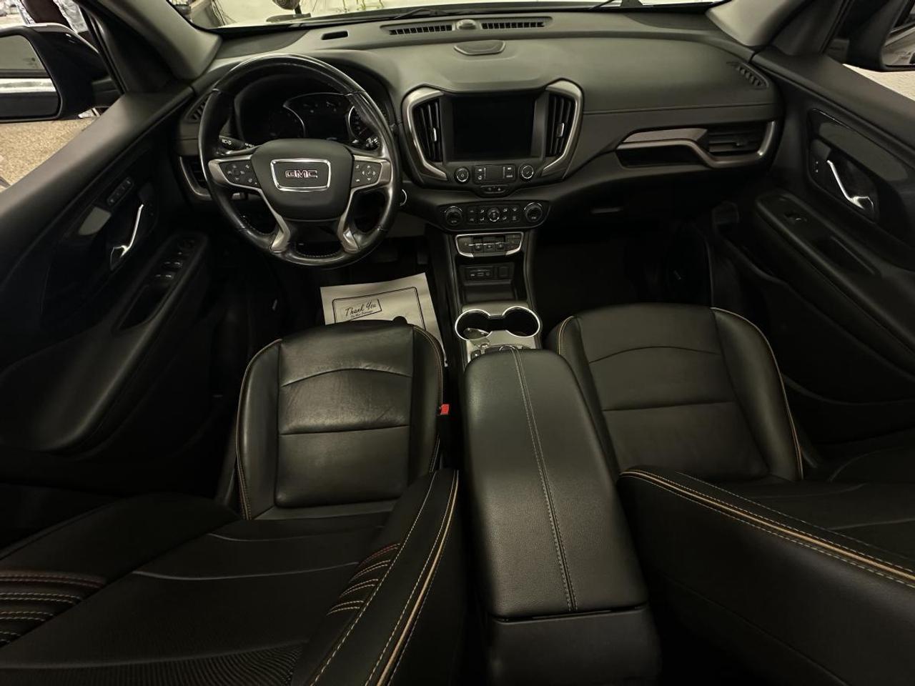 2022 GMC Terrain AT4/AWD/LEATHER/PANOROOF/1 OWNER LEASE RETURN! Photo