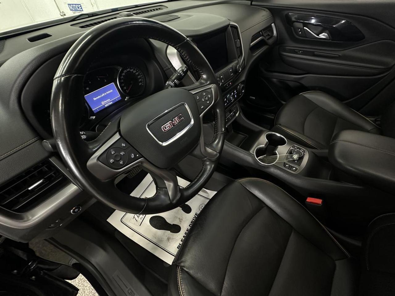 2022 GMC Terrain AT4/AWD/LEATHER/PANOROOF/1 OWNER LEASE RETURN! Photo