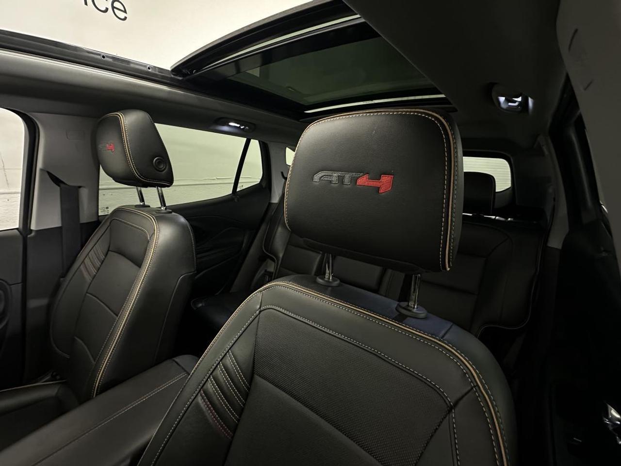 2022 GMC Terrain AT4/AWD/LEATHER/PANOROOF/1 OWNER LEASE RETURN! Photo