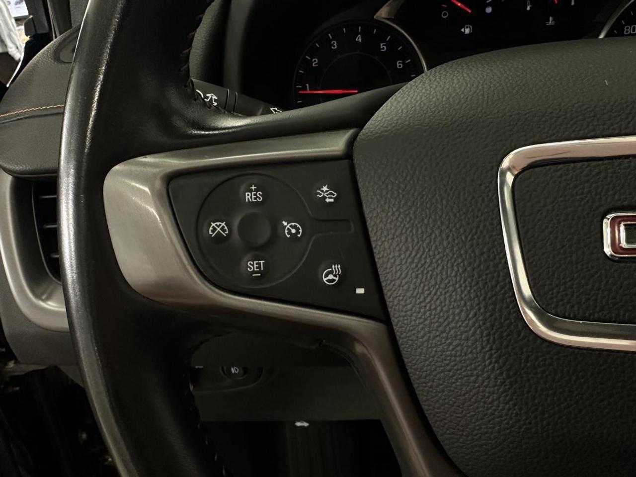 2022 GMC Terrain AT4/AWD/LEATHER/PANOROOF/1 OWNER LEASE RETURN! Photo