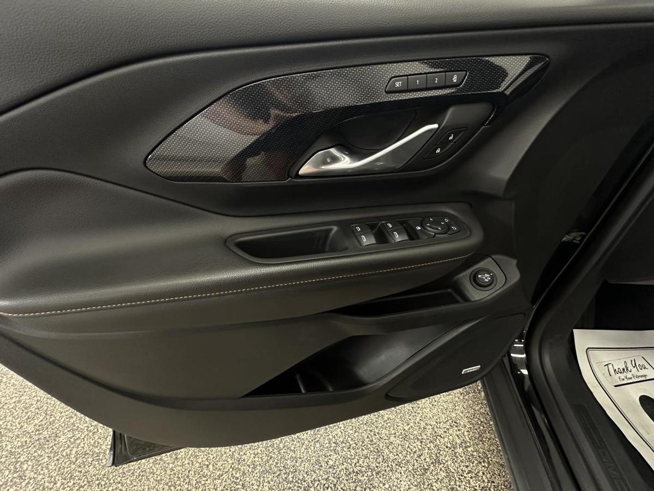2022 GMC Terrain AT4/AWD/LEATHER/PANOROOF/1 OWNER LEASE RETURN! Photo