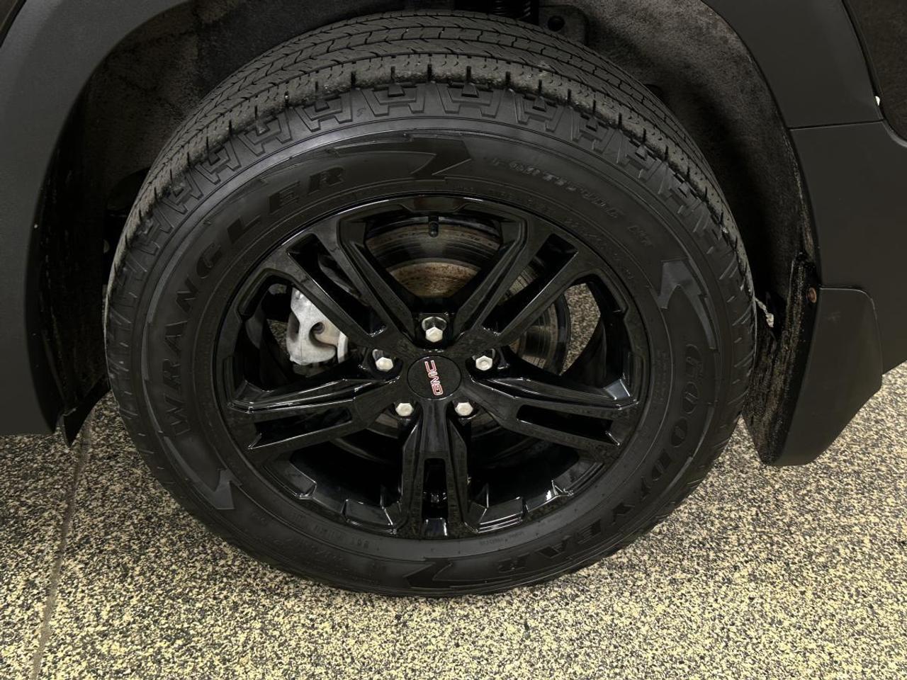 2022 GMC Terrain AT4/AWD/LEATHER/PANOROOF/1 OWNER LEASE RETURN! Photo