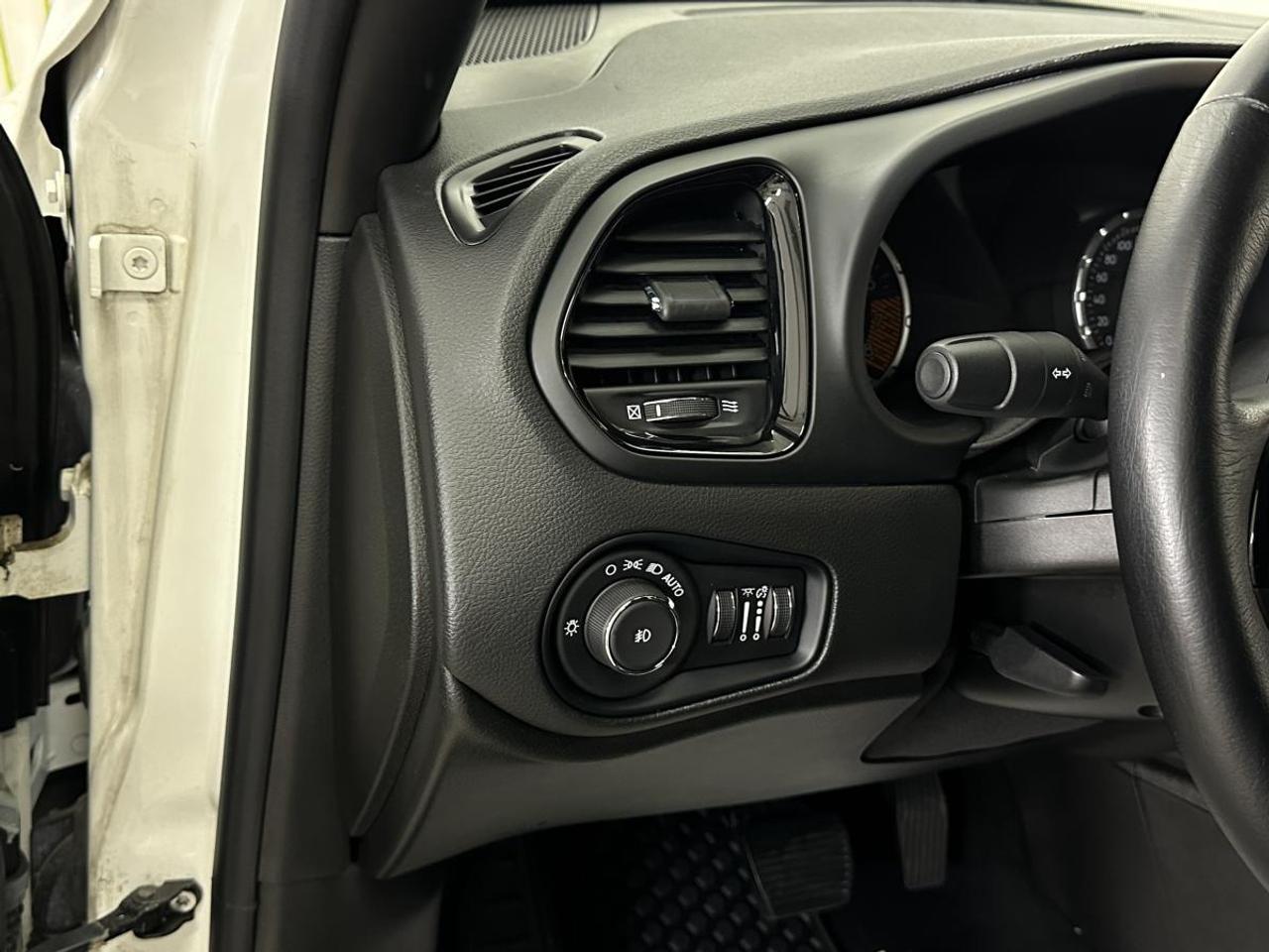 2022 Jeep Renegade North NORTH ALTITUDE/LEATHER/48KM/LOCAL TRADE! Photo