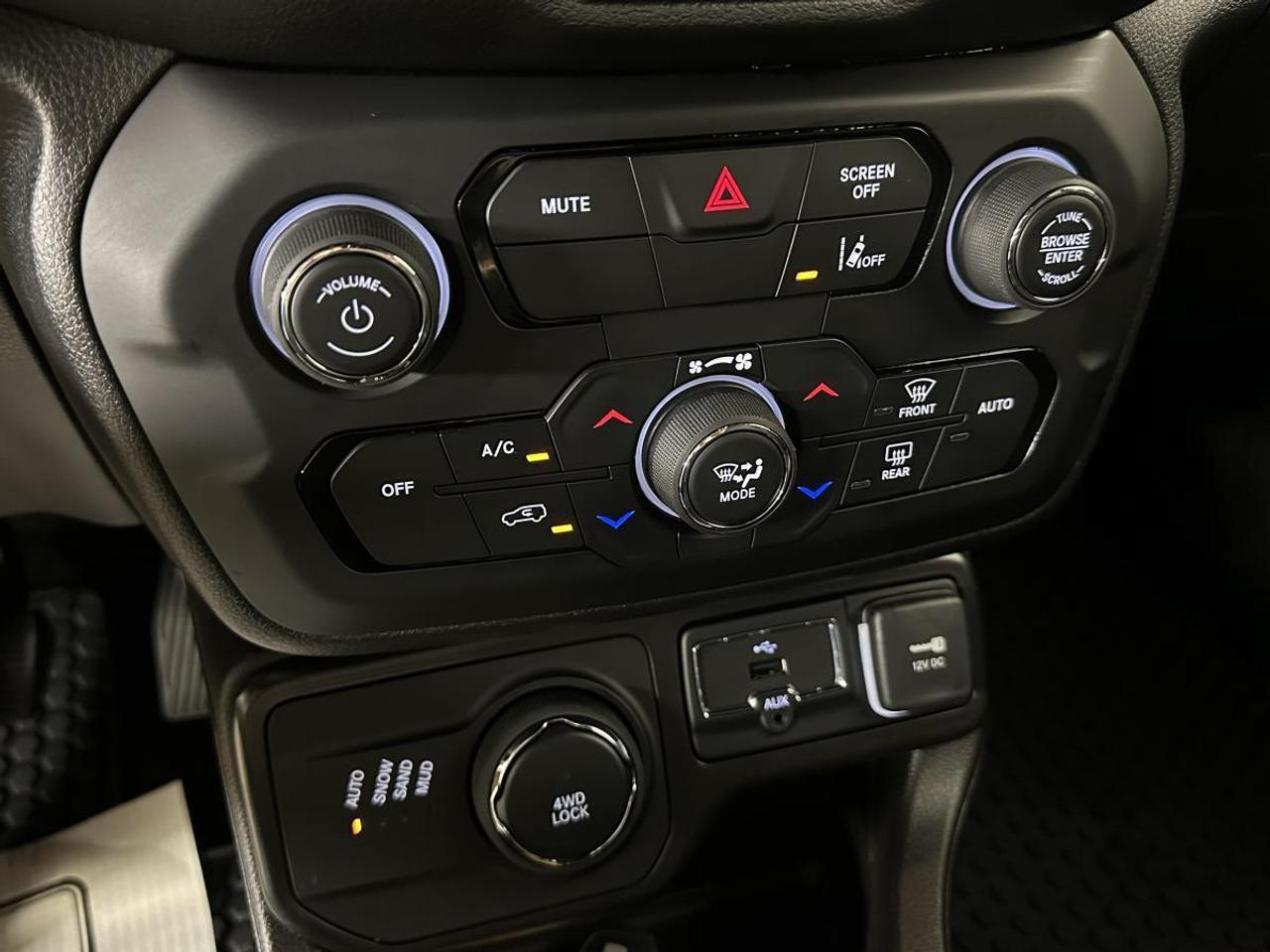 2022 Jeep Renegade North NORTH ALTITUDE/LEATHER/48KM/LOCAL TRADE! Photo