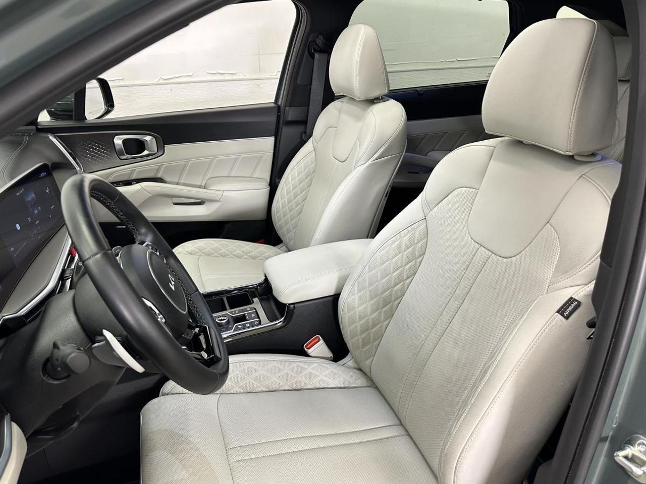 2025 Kia Sorento Hybrid SX AWD - HYBRID/AWD/16KM/PANO/NAVI/LEATHER/1 OWNER! Photo