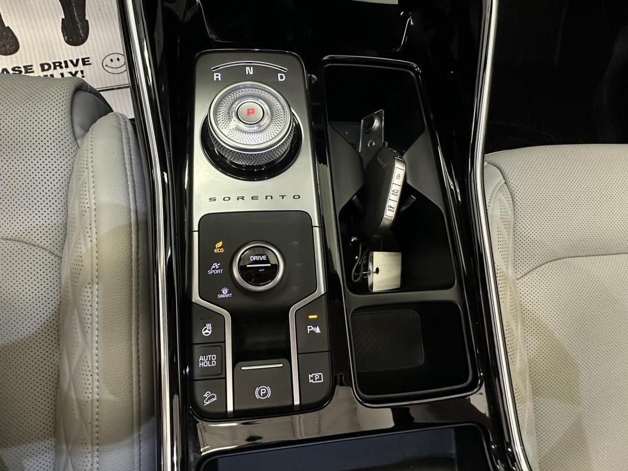 2025 Kia Sorento Hybrid SX AWD - HYBRID/AWD/16KM/PANO/NAVI/LEATHER/1 OWNER! Photo